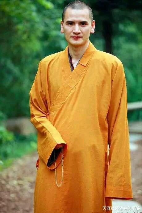 什么样的耳朵称为耳垂外翻,何又叫做耳垂朝口. - 知乎