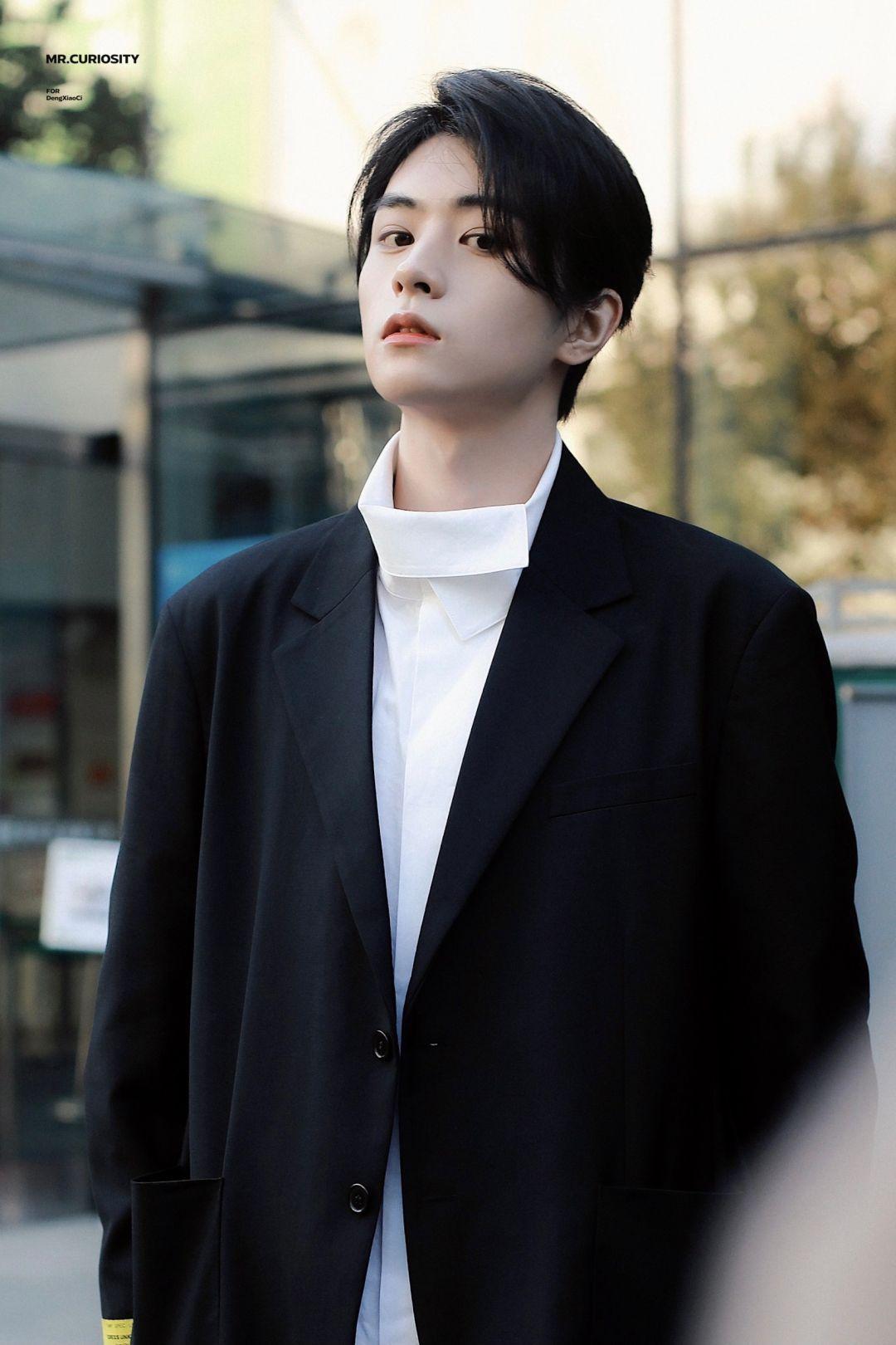 为什么大家都觉得邓孝慈很帅? - 知乎