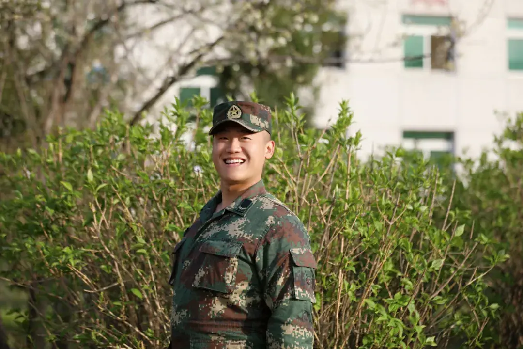 中国军人的笑容都带给你什么样的力量你最喜欢的笑容是什么样子的
