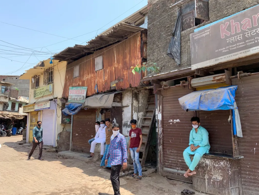 据印度媒体报道,当地时间19日,印度最大贫民窟——孟买塔拉维贫民窟