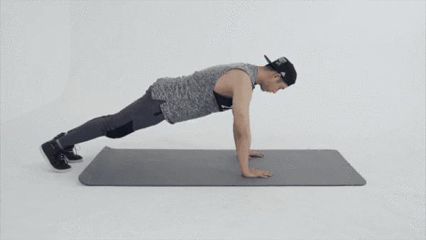 每天做100个俯卧撑1个月后身材变化有多大小哥来告诉你