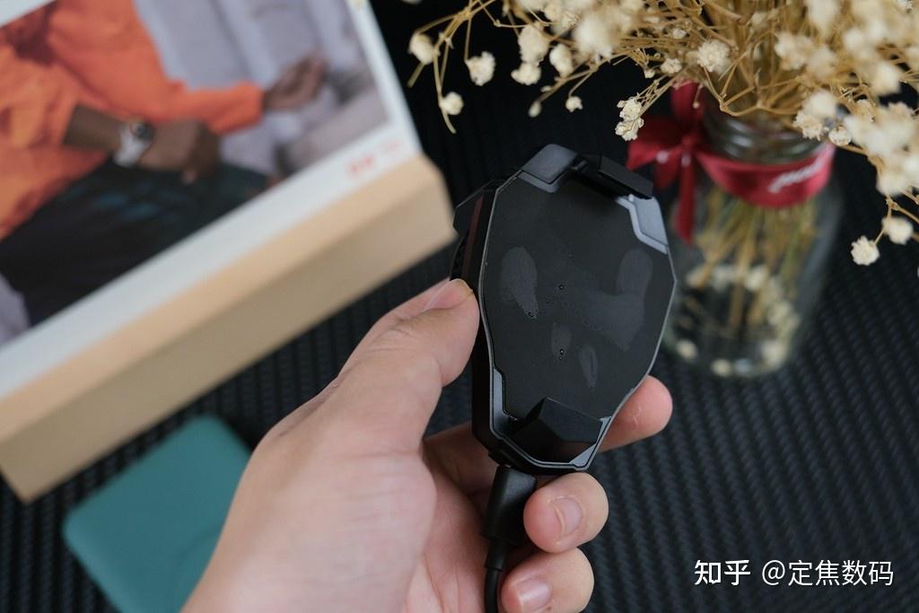 飞智蜂翼2 pro全面评测:一分钟能让iphone降温10度