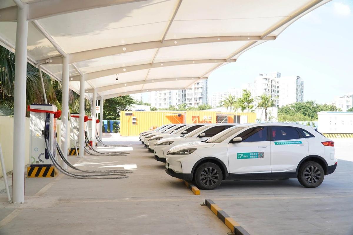 可供67台车同时充电海南首座大型充电站投运