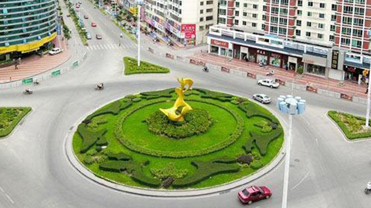 环岛路口到底该怎么走?老司机亲授经验,很适合新手!