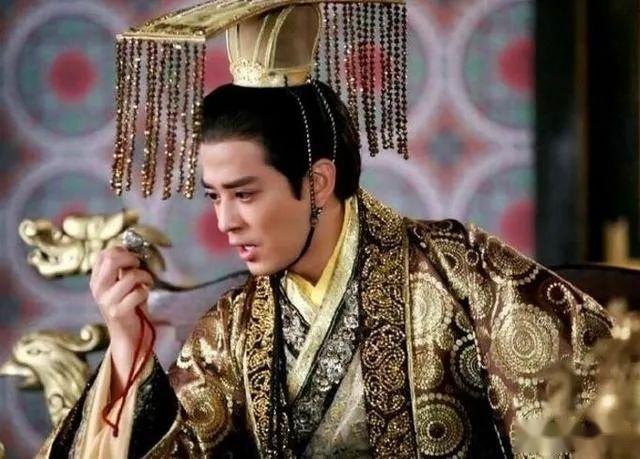 古代皇帝帽子垂着珠帘,目的就是让它“碍事”?背后这么多讲究 - 知乎