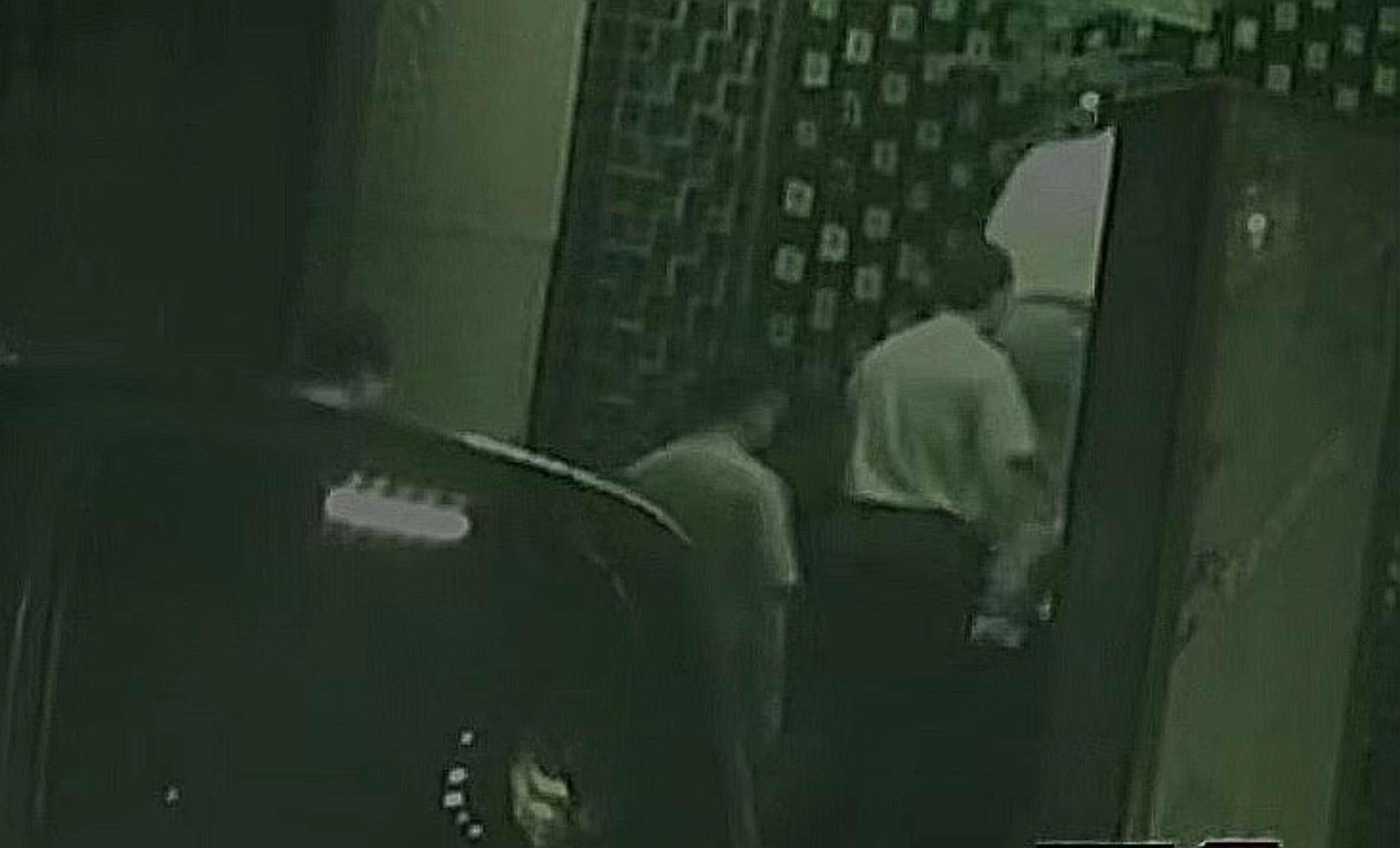 图 12:警察进入「天上人间」