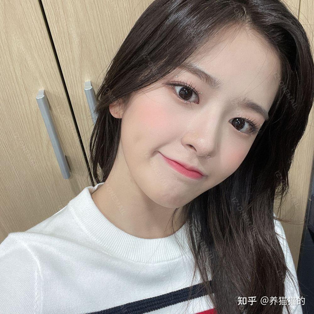 有没有高度近视也漂亮的女孩子呀