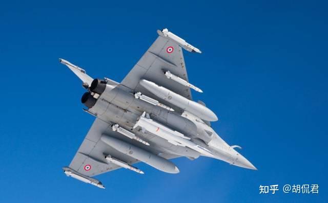 法国总统 24 年来首次访问德国,两国已同意在未来共同开发远程导弹