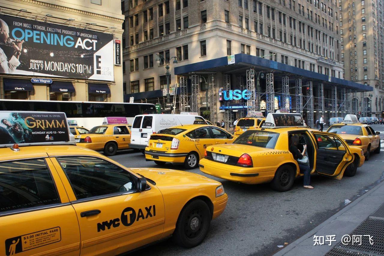 最后两辆出租车退出车队美国纽约的福特皇冠维多利亚出租车灭绝