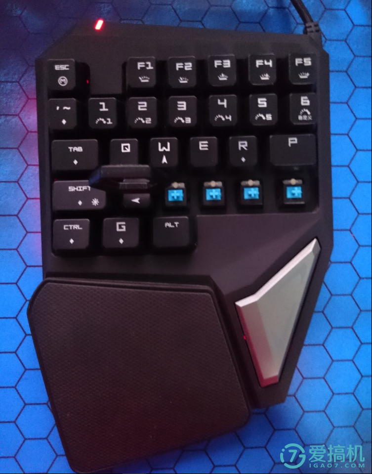 多彩gt单手机械键盘t9plus助你超神
