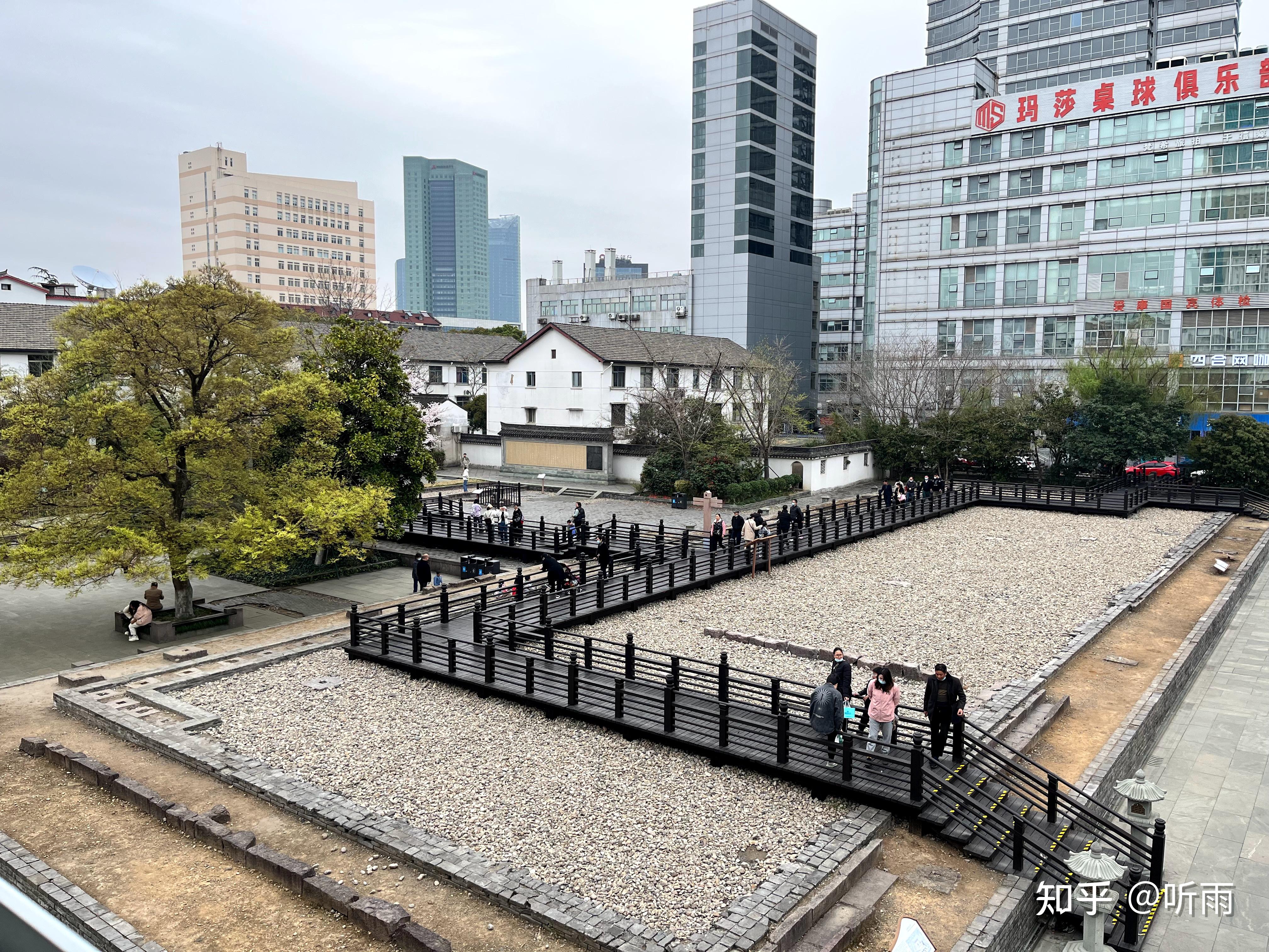 宁波财经学院钟楼图片