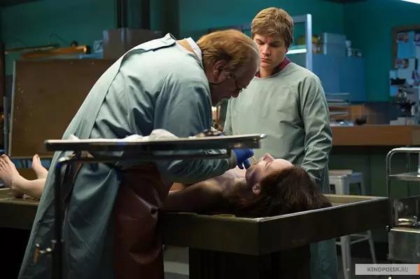 《生吃》弥补了这一空缺,这部在去年5月份戛纳电影节影评人周单元首映