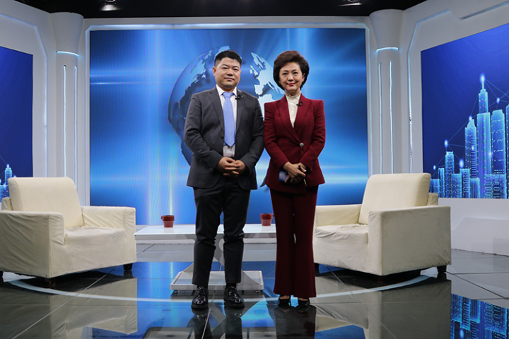 央视著名主持人海霞采访亿视康创始人杨新意 - 知乎