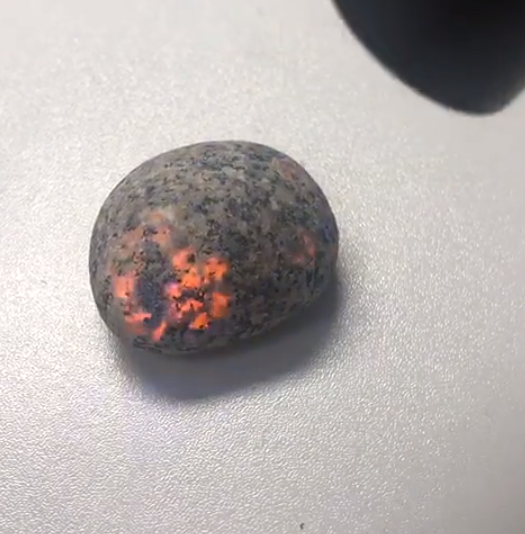 神奇的"火焰石"