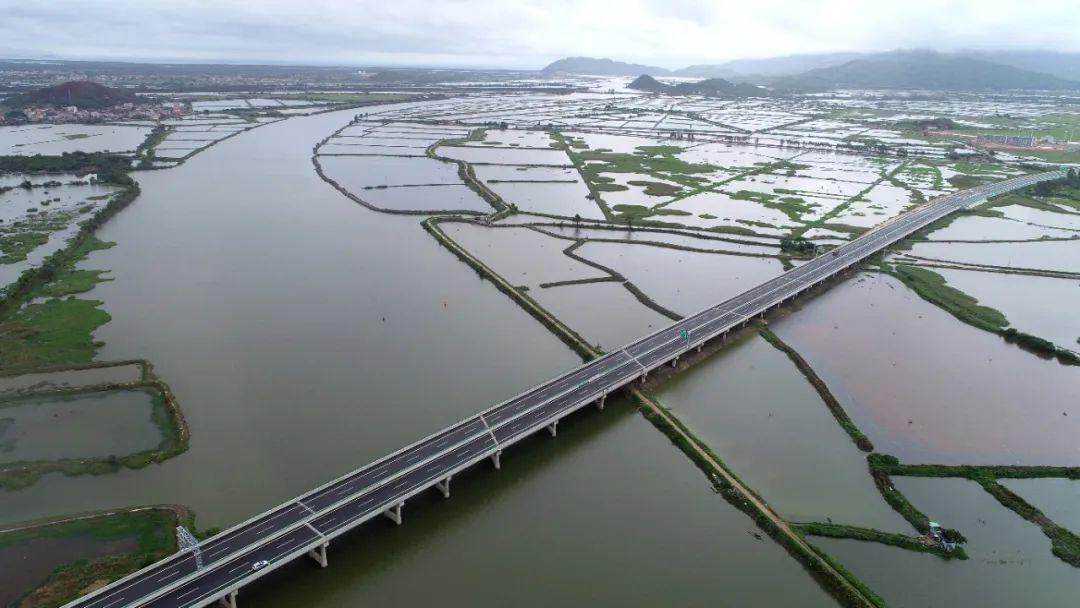 兴汕高速公路一期工程顺利通过交工验收预计6月通车