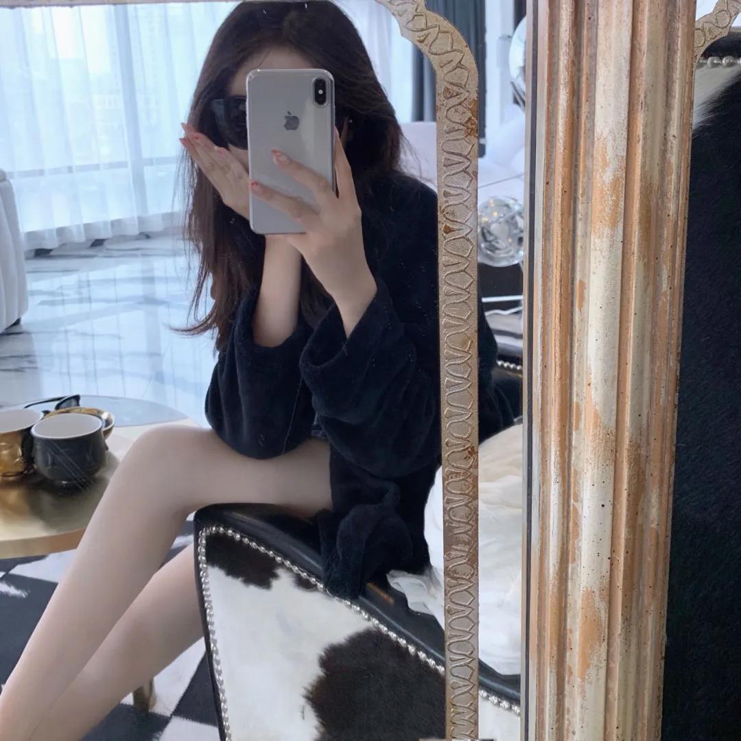 有没有好看的女生头像呀,最好是真人挡脸的那种? - 知乎