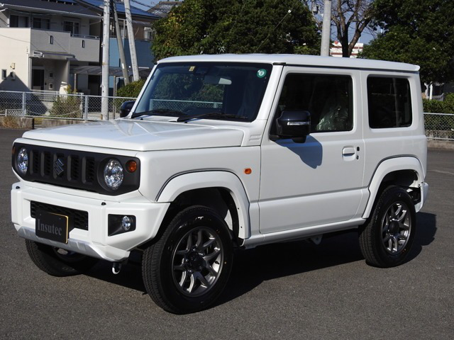 新款铃木吉姆尼硬朗的外观时尚的内饰越野利器