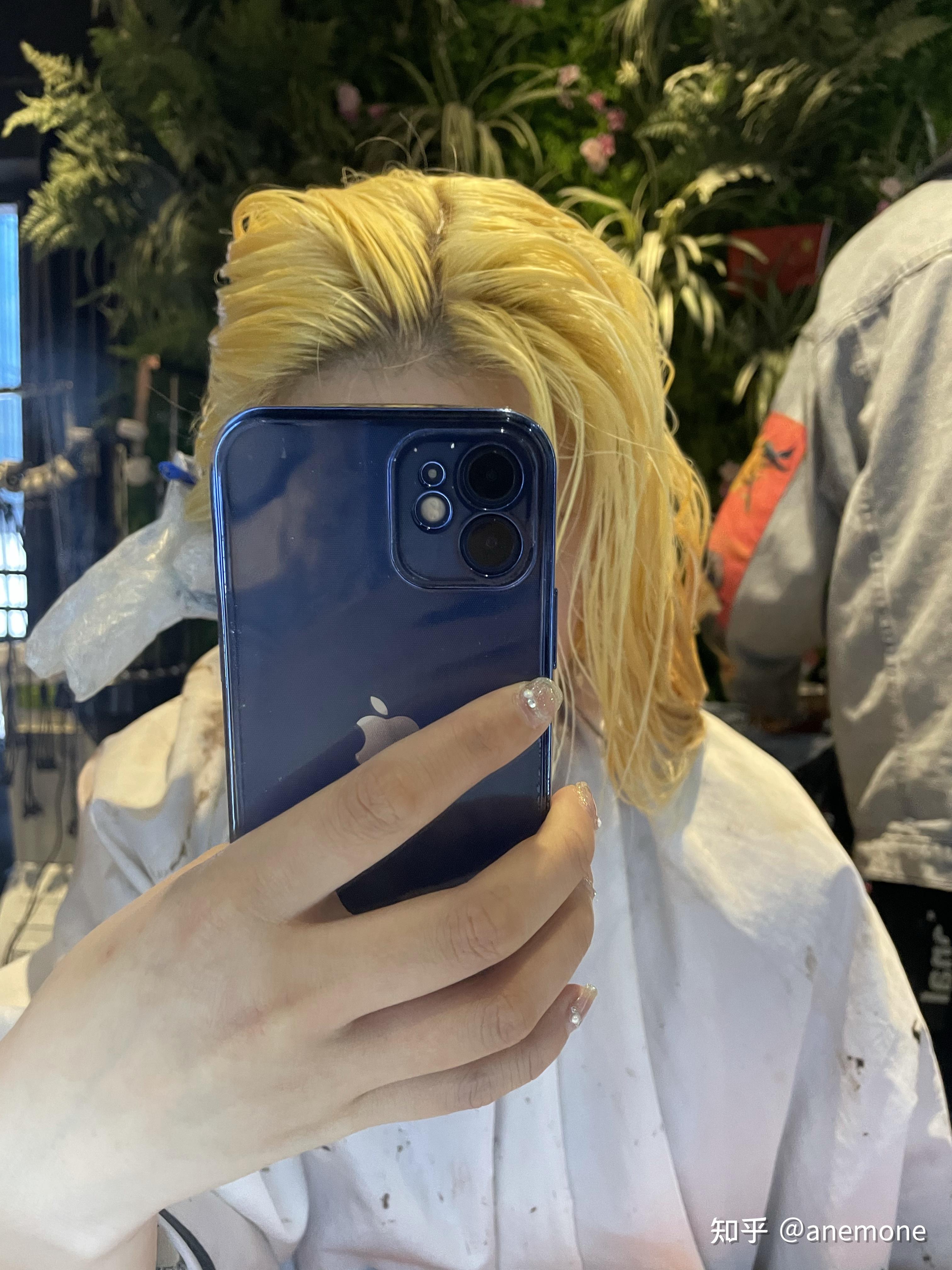 男生一枚想染蓝灰色的头发有没有朋友能发点带图的图片供我参考参考