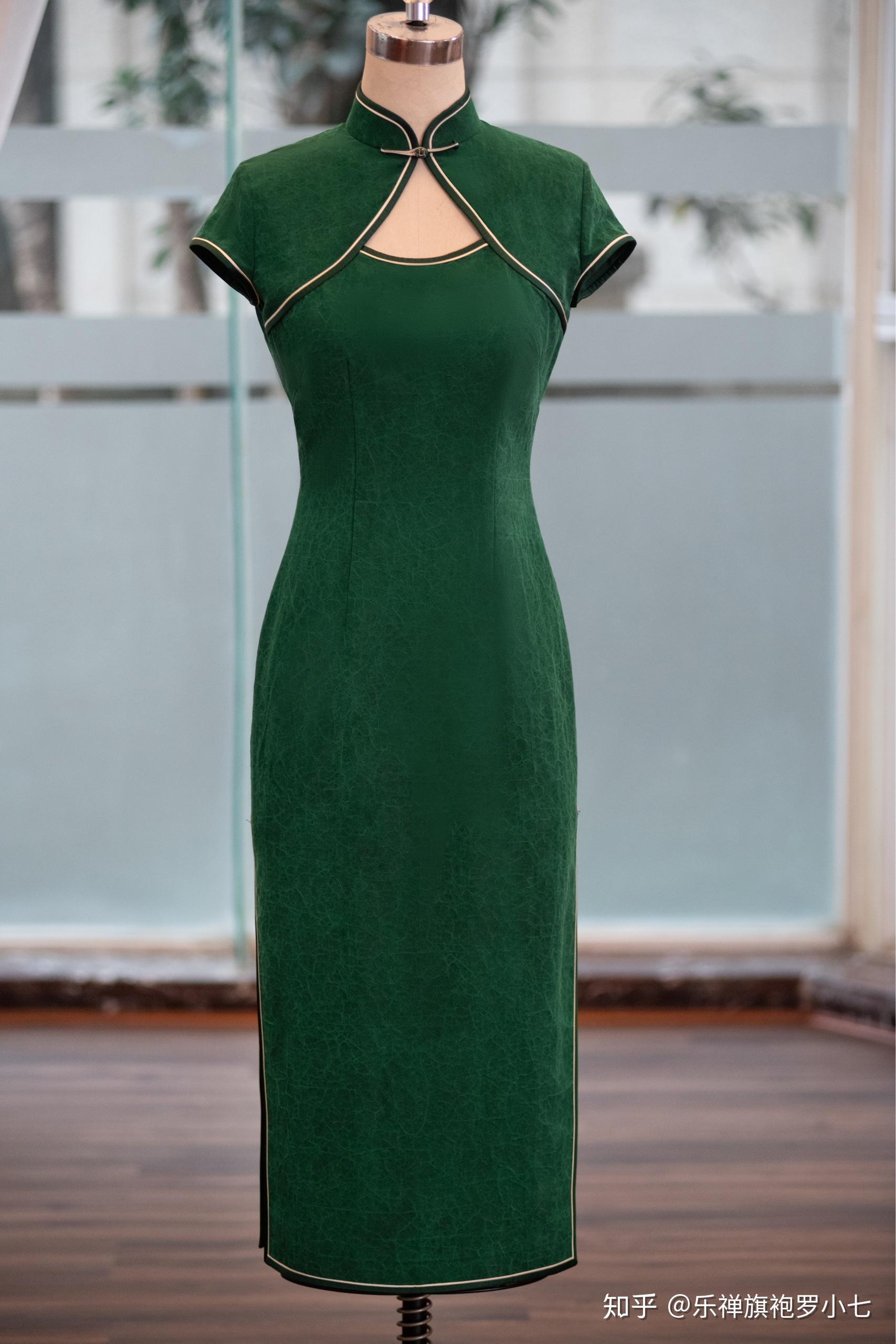 是旗袍师傅们对艺术和生活的热爱,一针一线地缝进旗袍,脉络纹理里,任