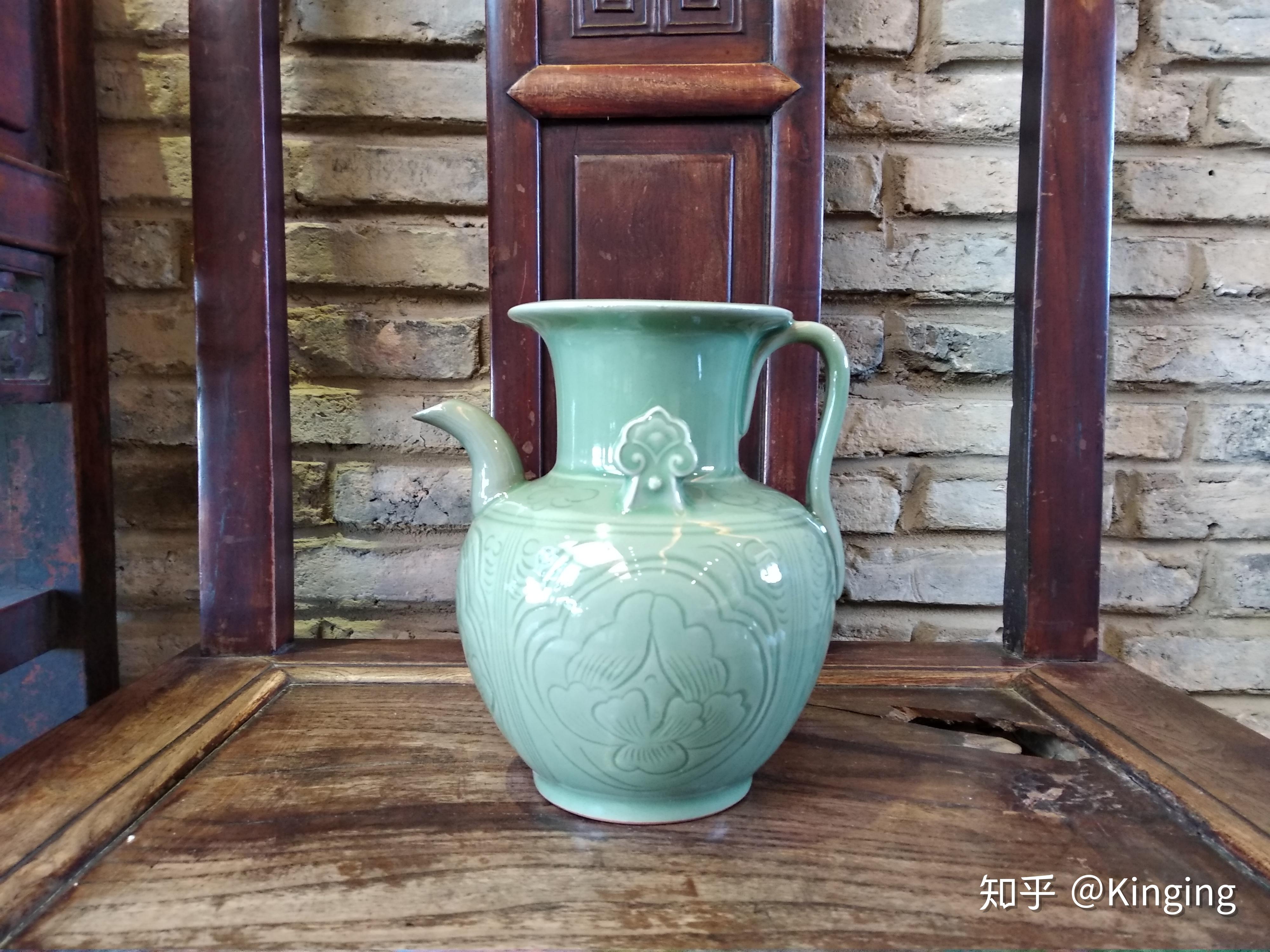 景德镇窑青白釉双鱼碗 - 故宫博物院