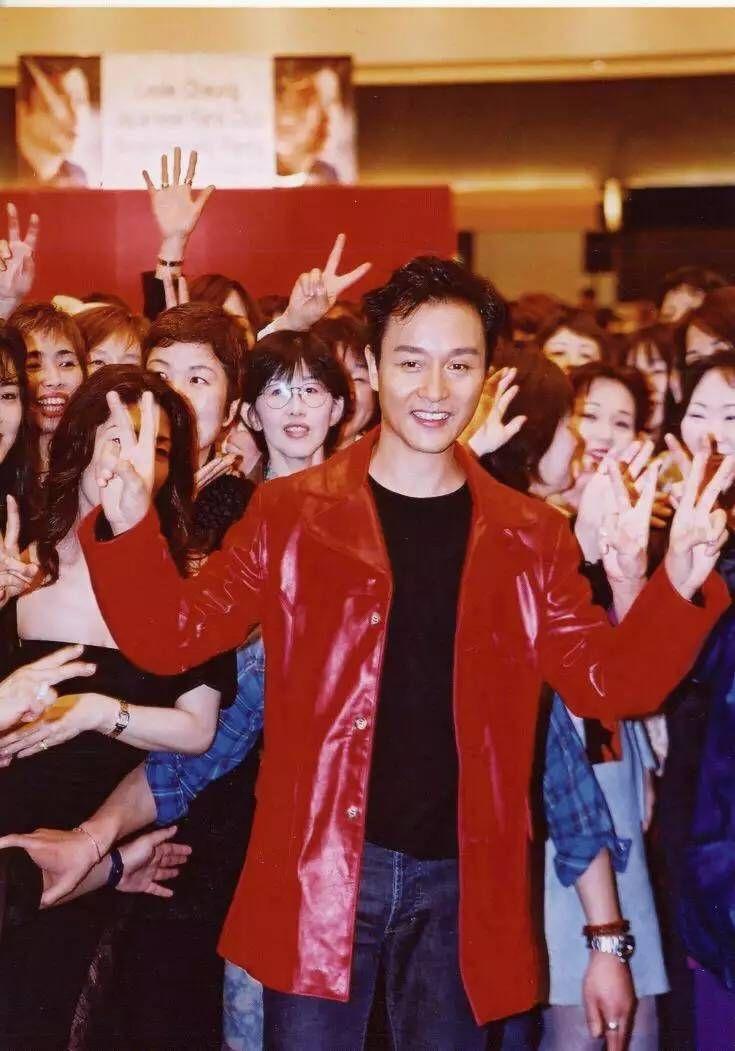 如何评价张国荣的穿搭