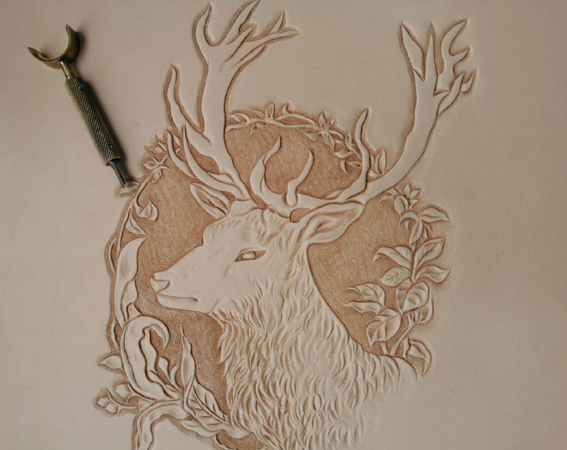 做过很多,我主要是做包包.皮雕为主,材质使用植鞣革头层牛皮.