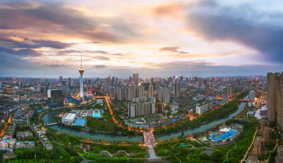 双城记重庆成都倾听新一线城市双子星的闪耀故事