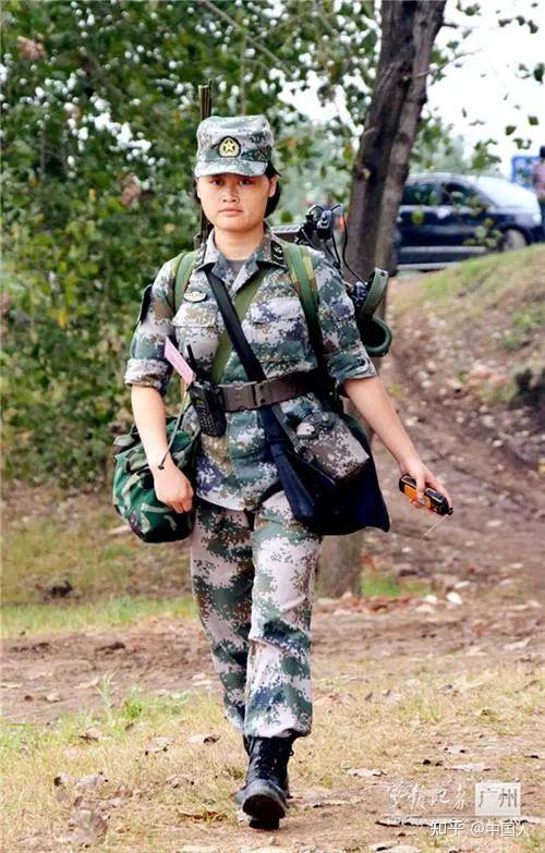 为什么台军女兵着军装要穿高跟鞋? - 知乎