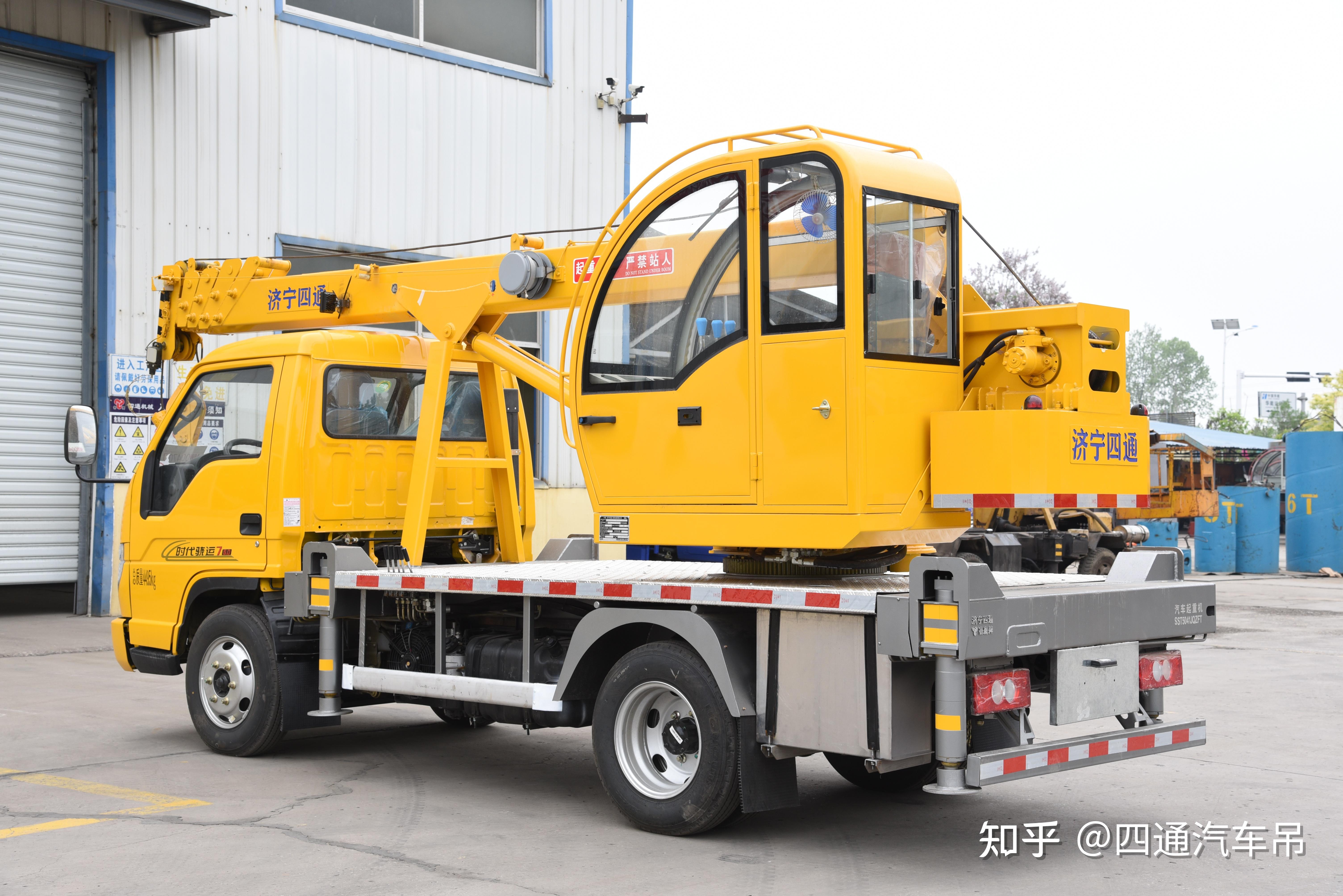 5吨蓝牌小吊车c证汽车吊福田晓运底盘5吨蓝牌吊车配置