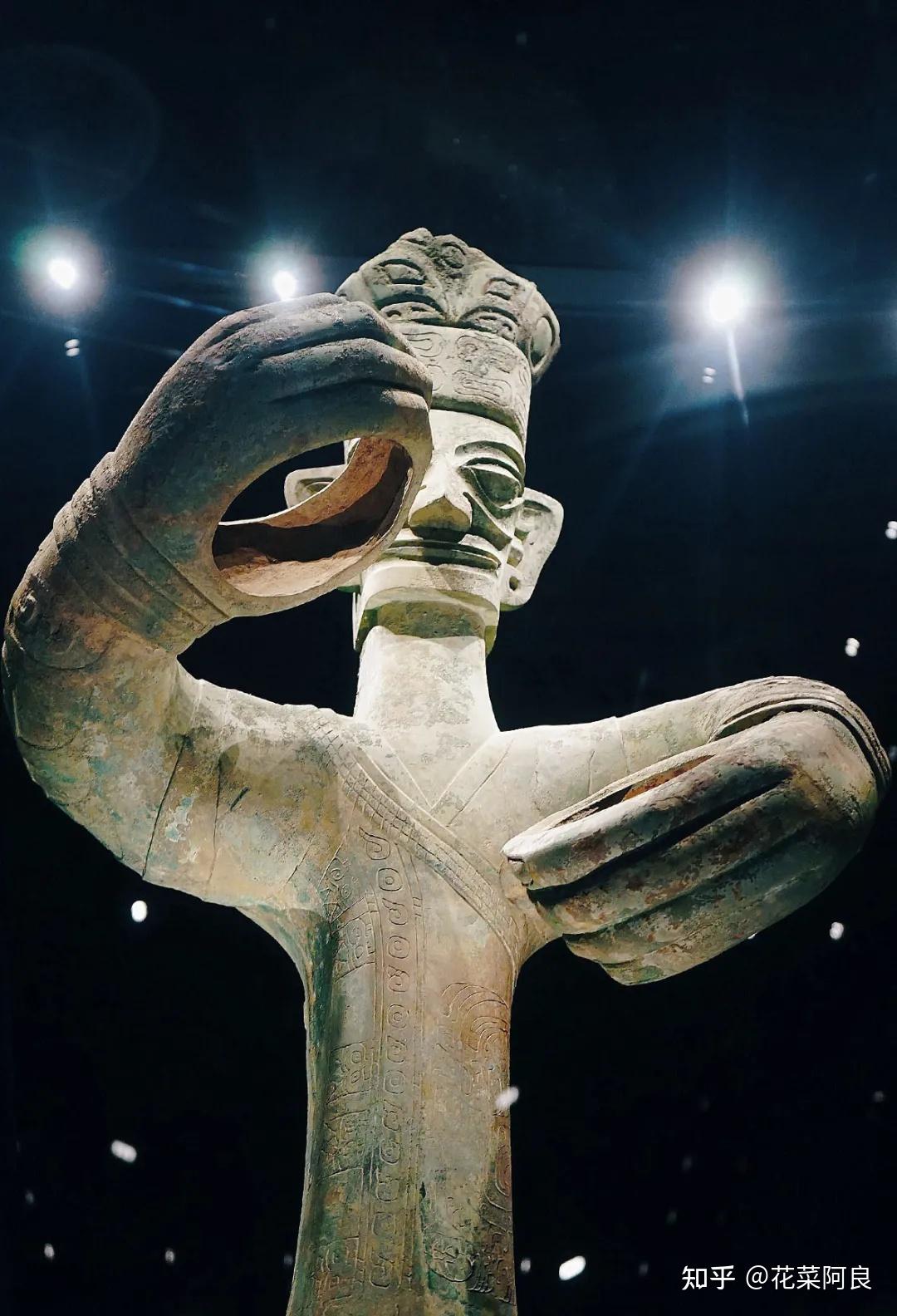 盗墓笔记中的青铜神树竟来自于此诡异三星堆和山海经有什么关系