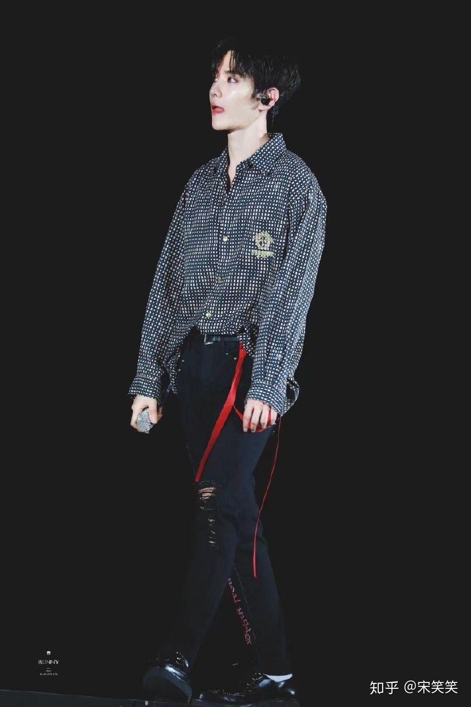 姐妹们,有没有伯贤正式一点的那种全身照?从头到脚的那种? - 知乎