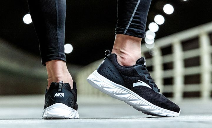 哪个品牌的跑步鞋质量最好nike阿迪达斯还是亚瑟士