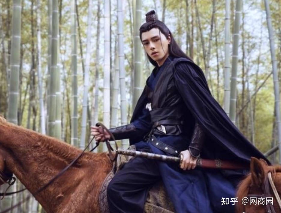 方逸伦：男团出道资源甚好，参演过多部古装影视剧，如《长歌行》 - 知乎