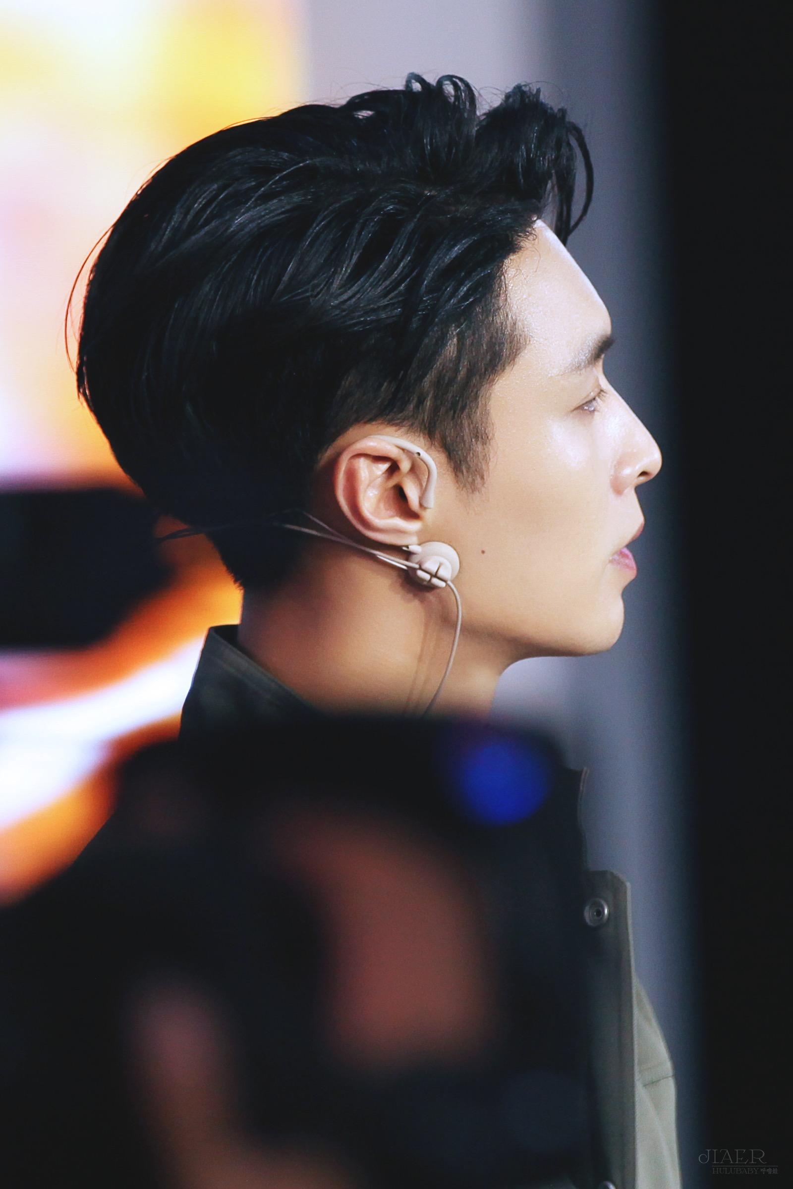 如何评价张艺兴的侧颜