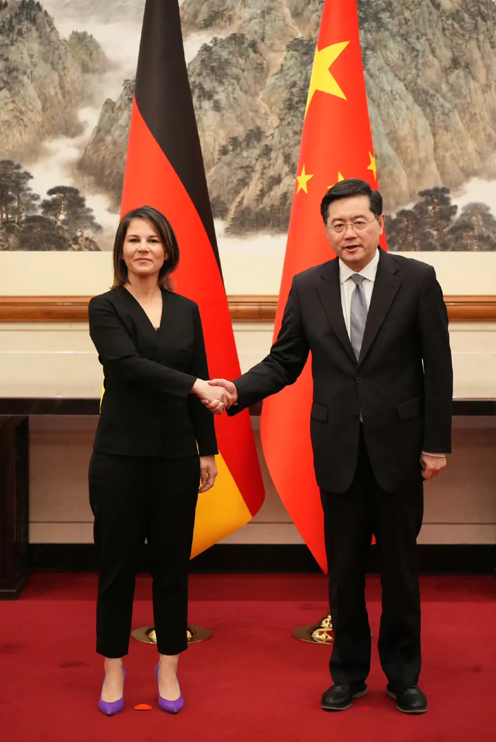 中美只谈了30分钟,秦刚就登上访欧专机,外交布局,从多方向打开 - 知乎