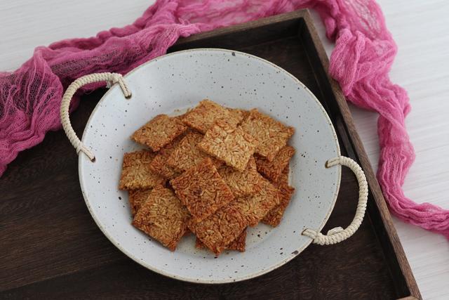 大米饭怎么做好吃还不粘 v2-2301afd6a0f6876ea298287f3382499c_r.jpg