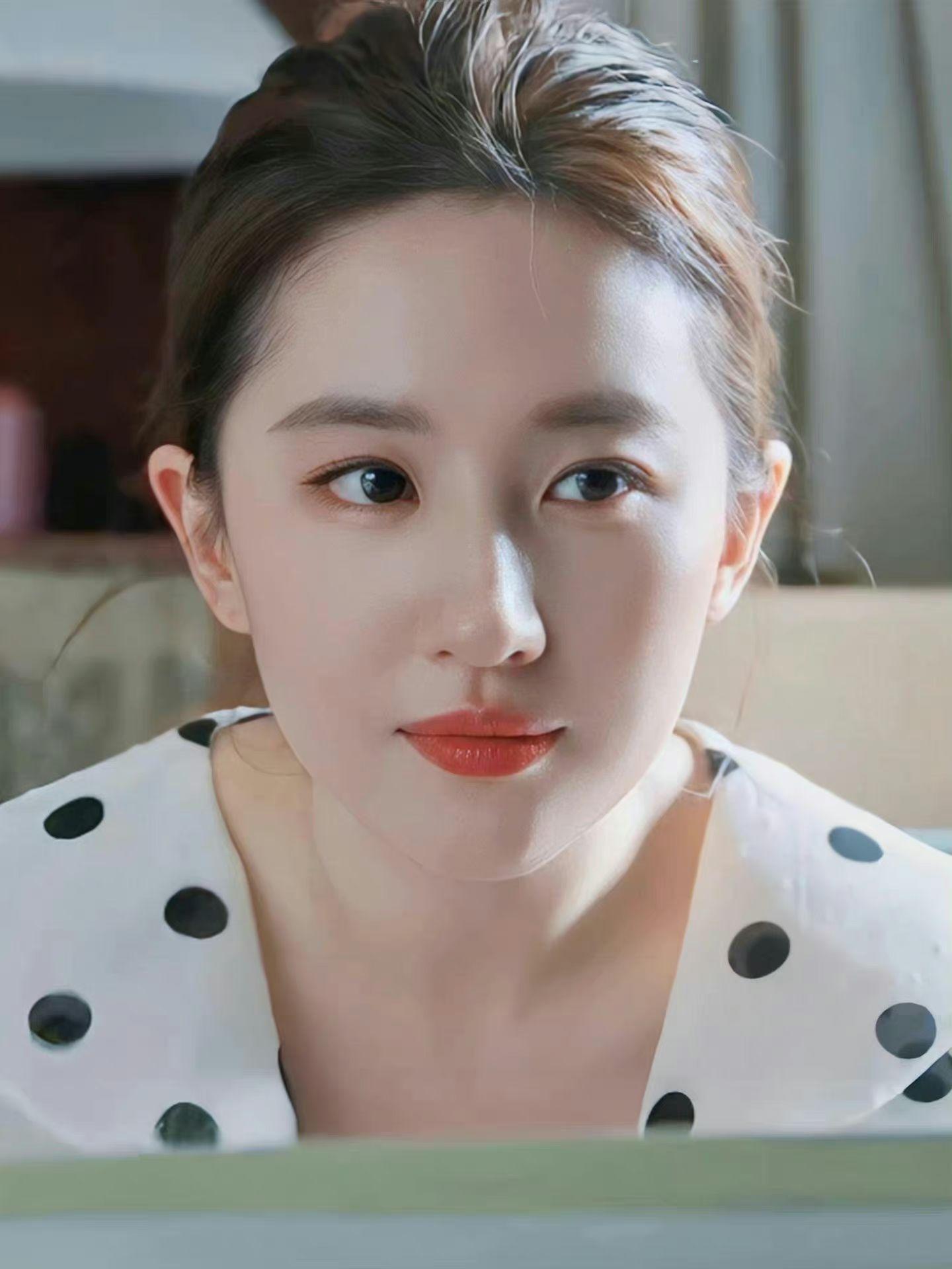 刘亦菲这么多年一直不拍戏为何却还没有过气? - 知乎