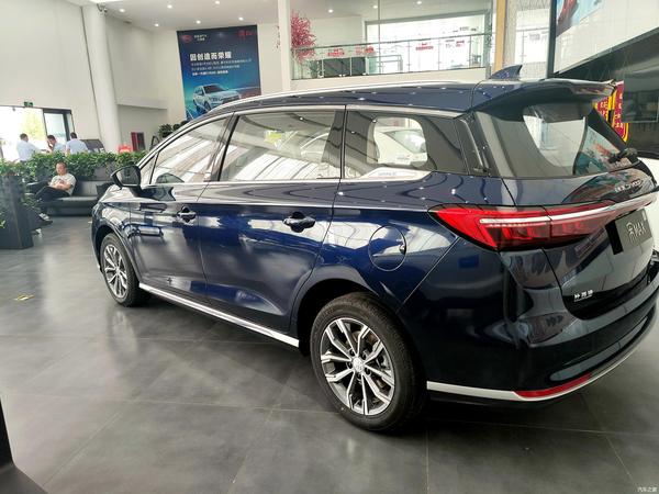 龙颜升级实拍2021款比亚迪宋max内外更精致