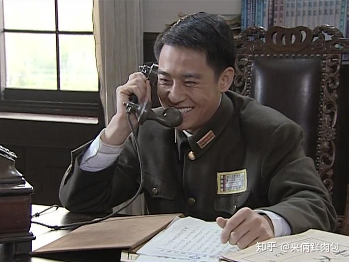 潜伏里的廖三民为什么总笑