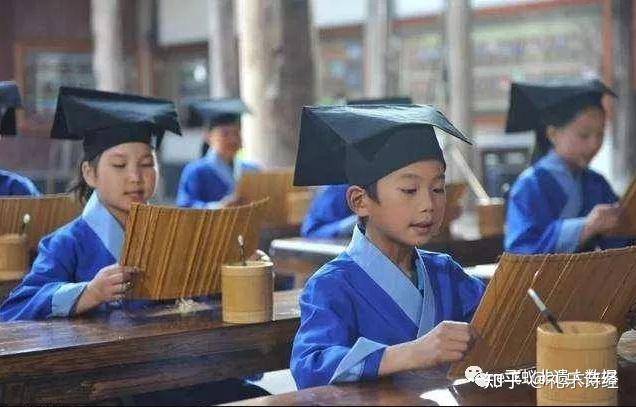 《诗经》中的“缁衣”是什么衣服?为什么经常会破? - 知乎