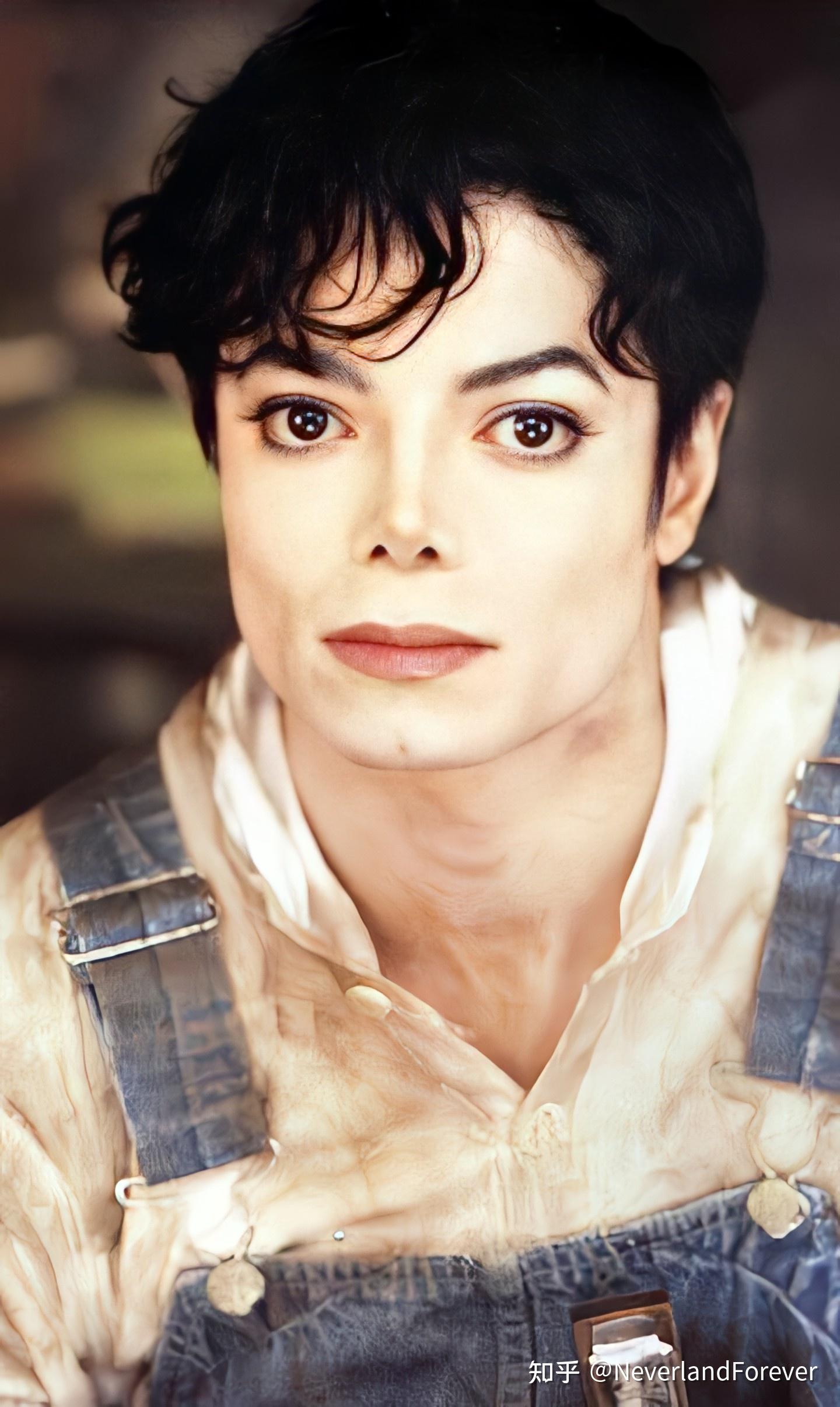 你收藏了哪些迈克尔杰克逊的好看图片?