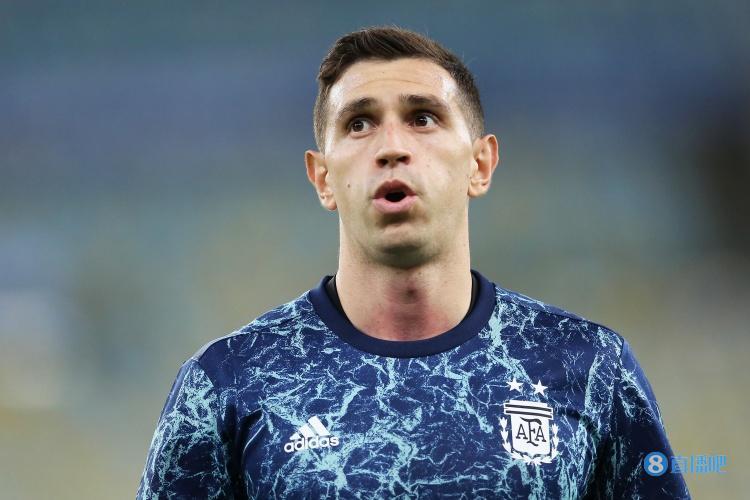 马丁内斯我使命召唤玩得很好美洲杯决赛前也在玩游戏