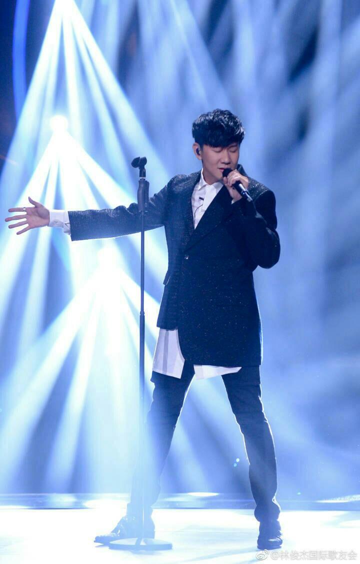 周杰伦林俊杰歌曲免费听 v2-237ed76b3efcb294d5f6bb4c2672c884_r.jpg