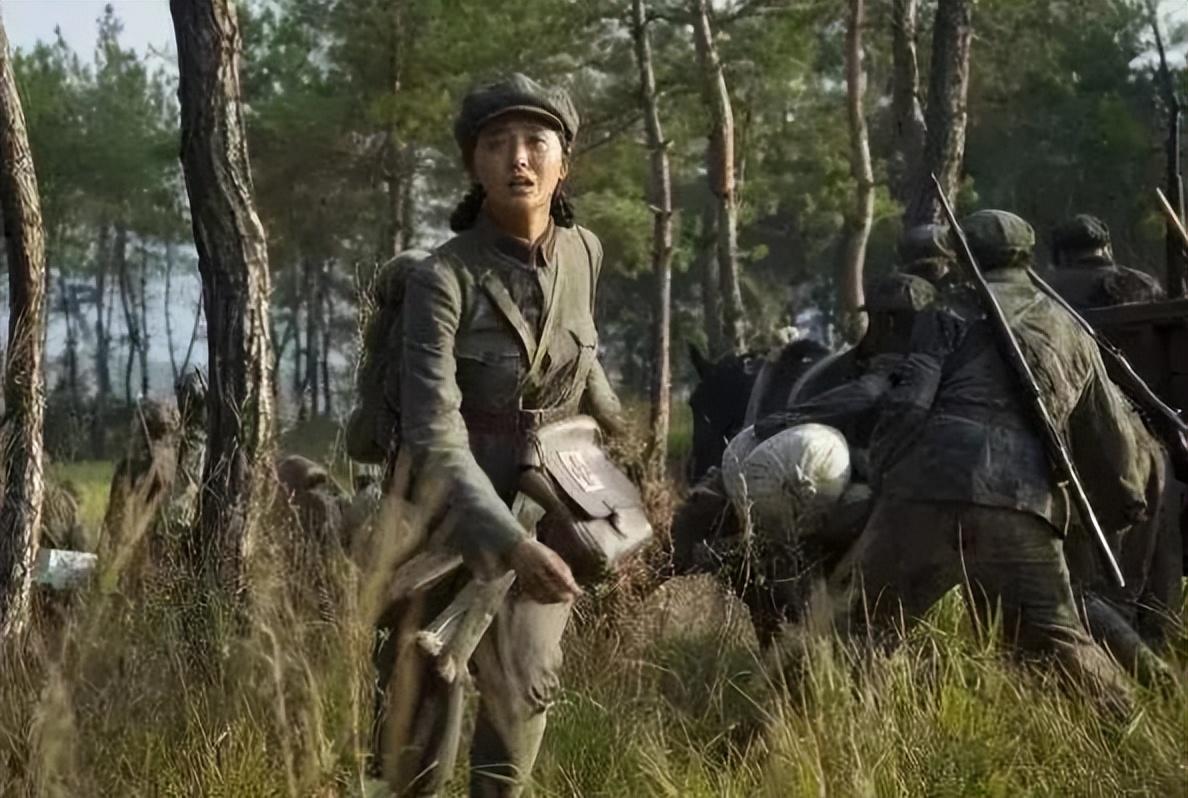 1942年,3万远征军死在野人山,唯一幸存的女兵是如何活下来的?