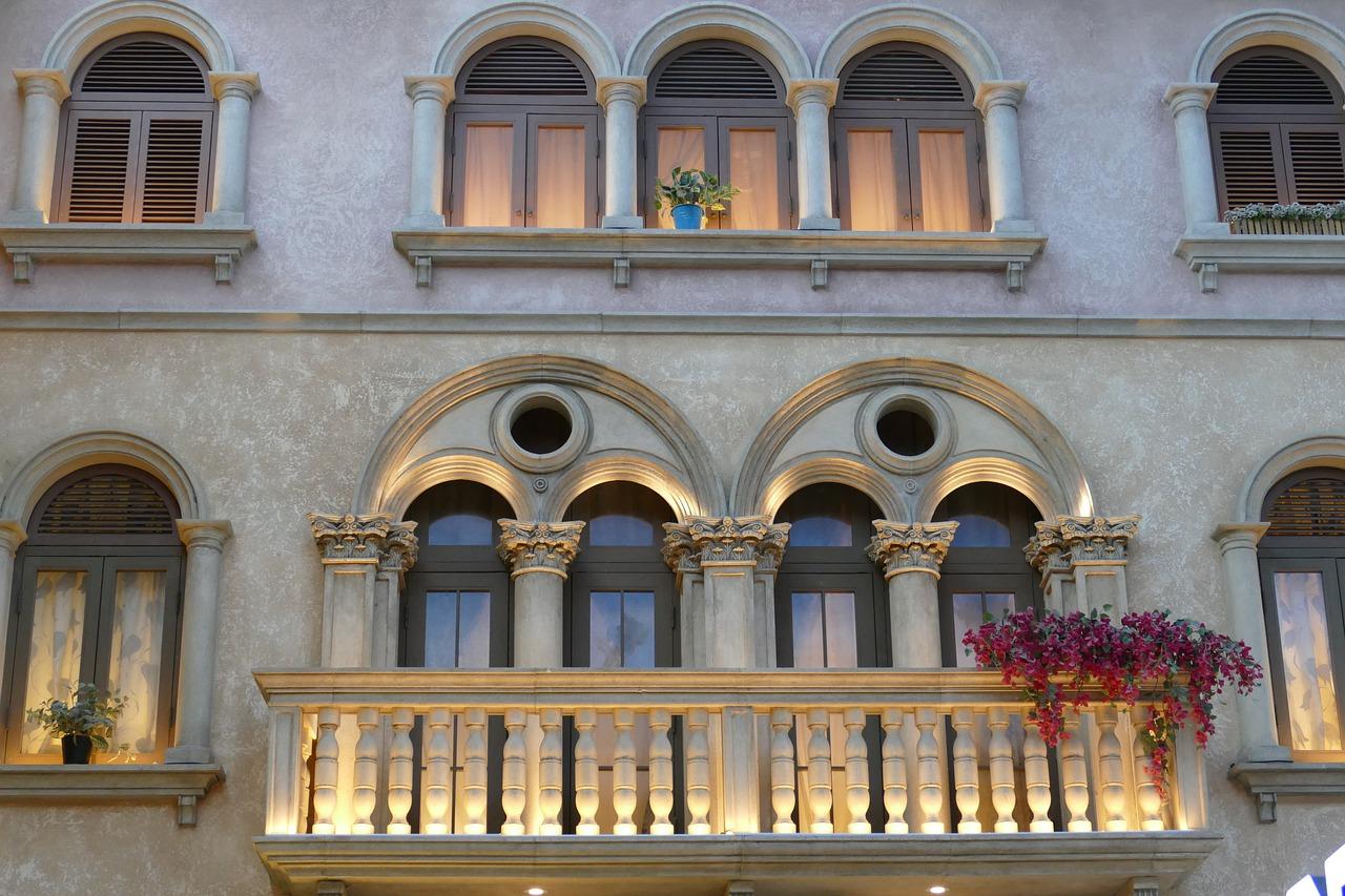 2. 精装海景公寓