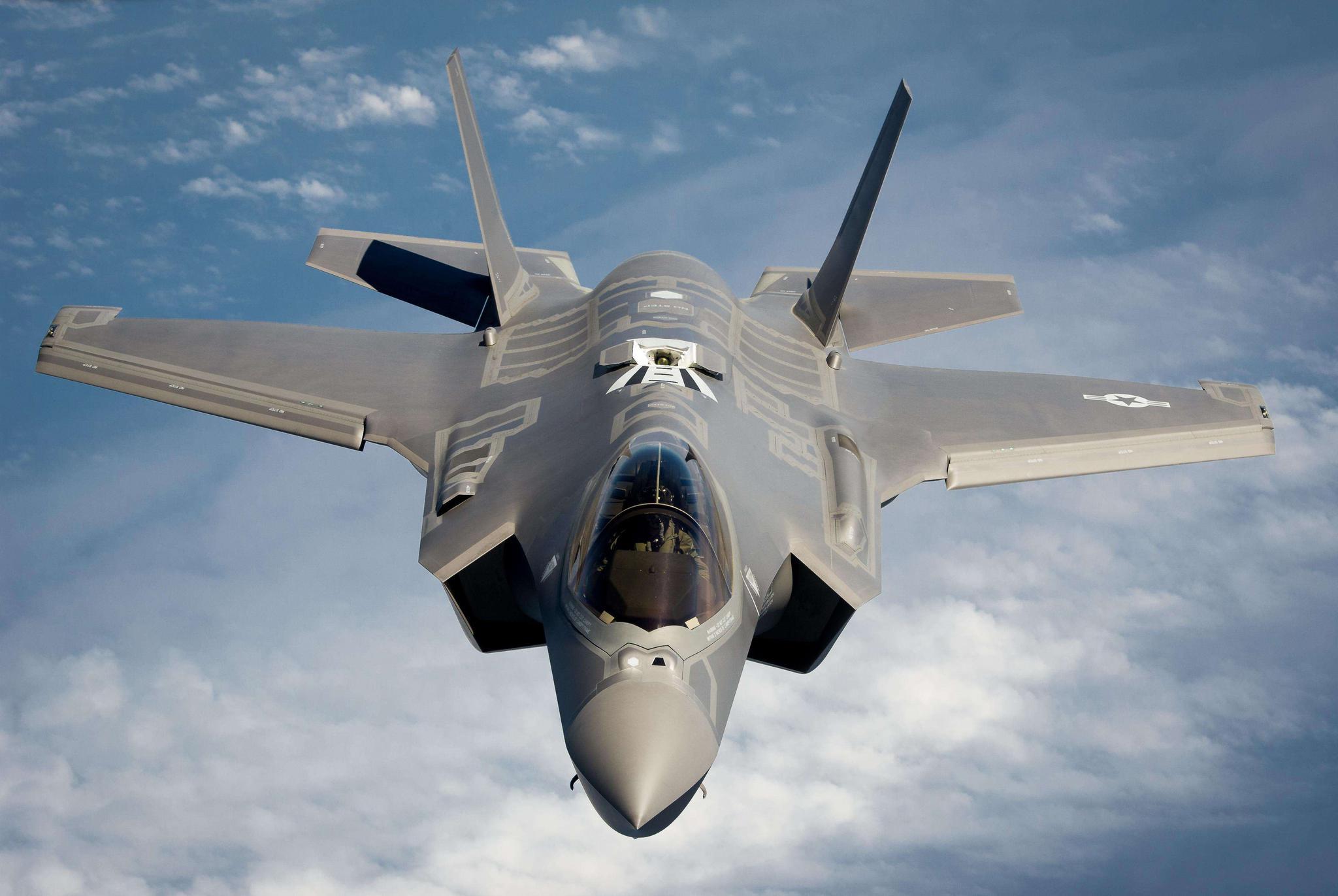 有哪些好看的战斗机壁纸?(最好是苏式和美式的)?