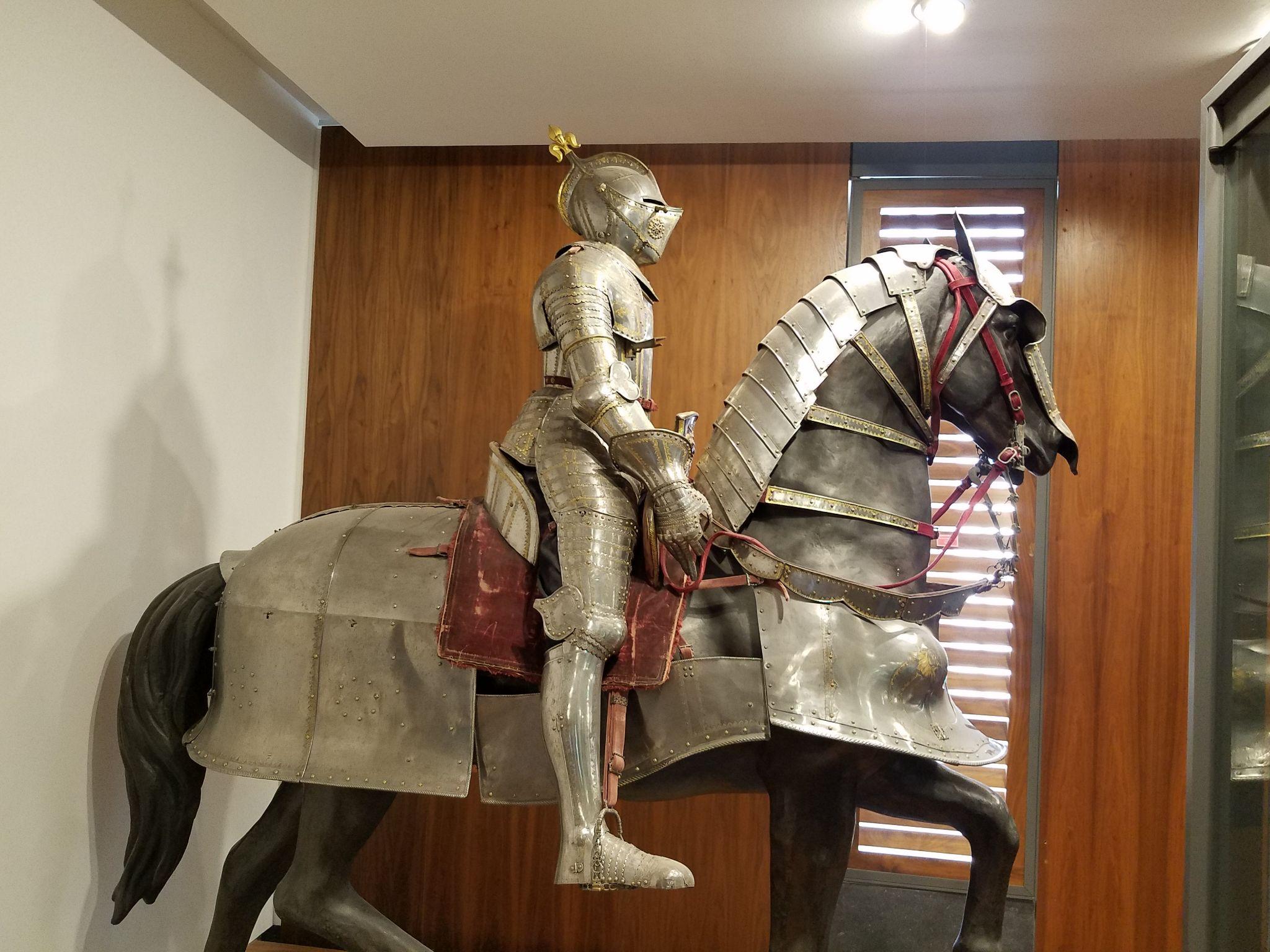 看好多穿越种田流都喜欢用水力锻锤造板甲,这实用吗? - 知乎