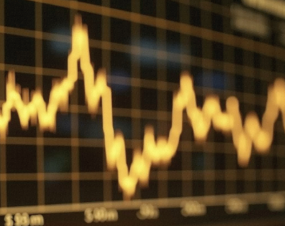 你认为目前全球经济处于周期的什么阶段？还要持续多久？