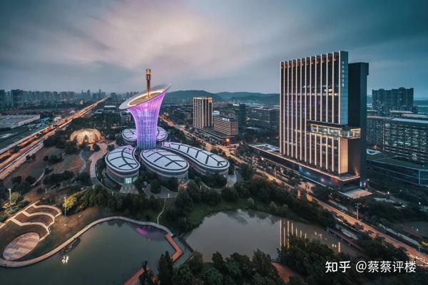 光谷中心,一座内外兼修的艺术大宅 - 知乎