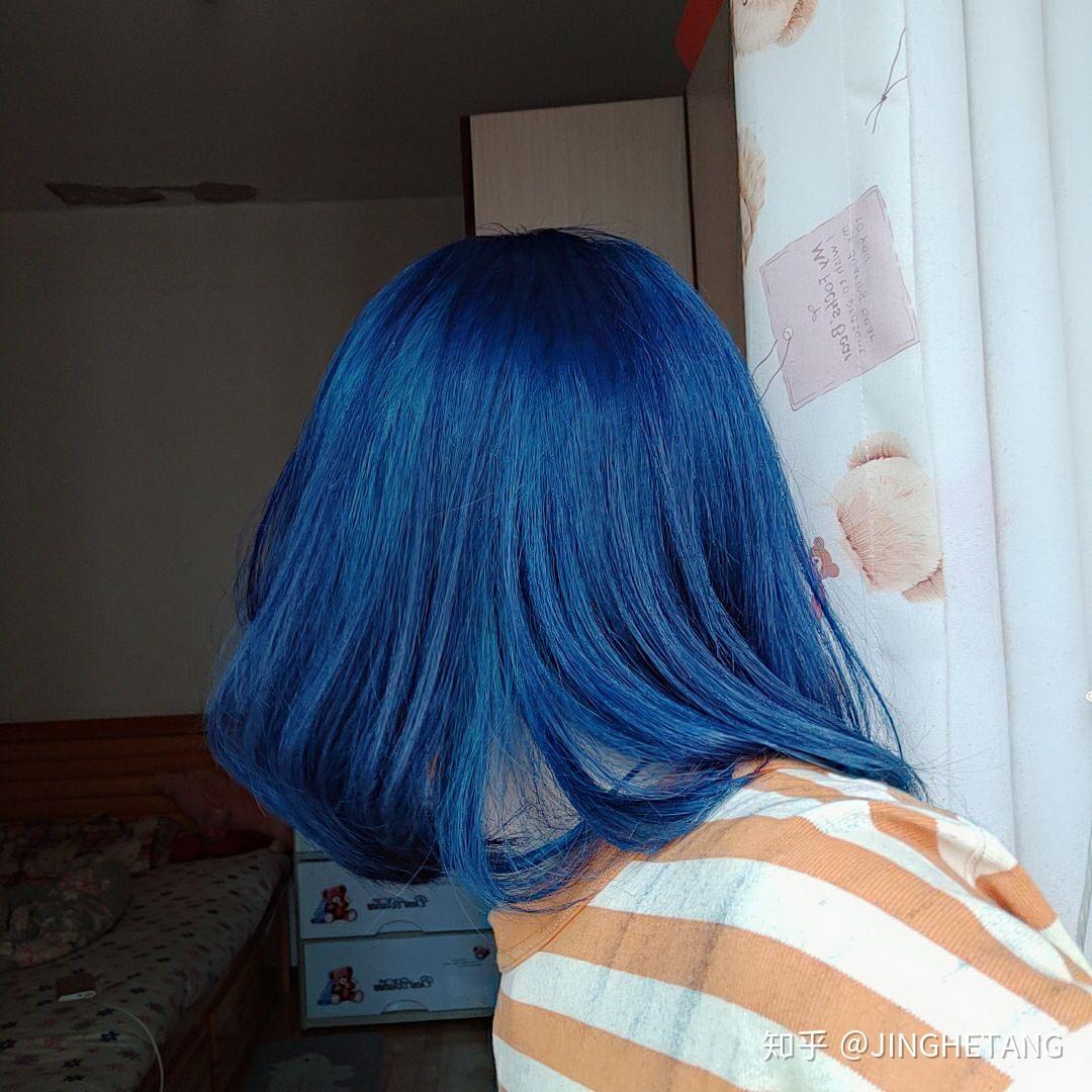 染蓝绿色的头发是种怎样的体验? 